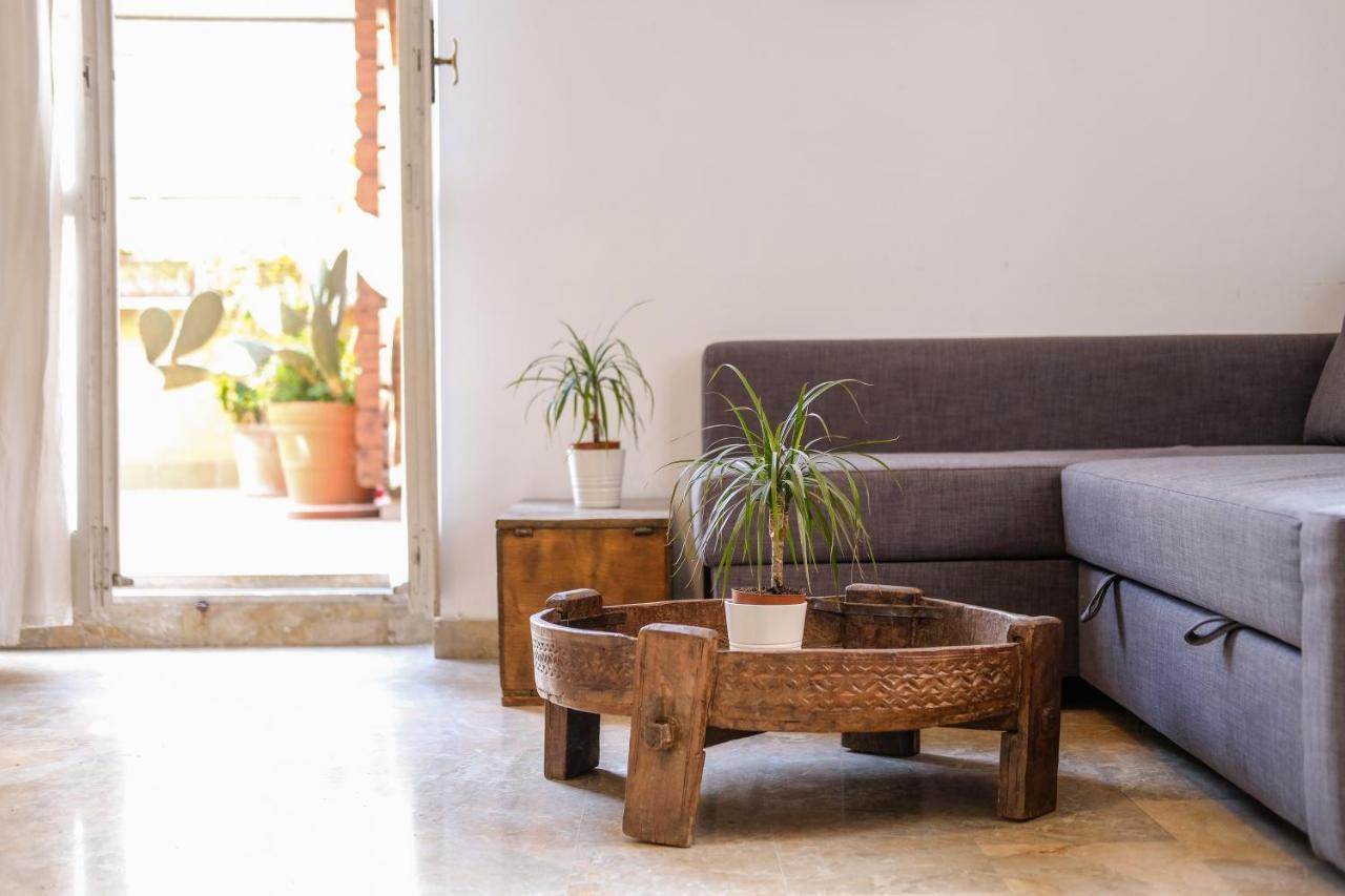 Spacious Apartment With Big Terrace At Colosseum Rome Exterior photo